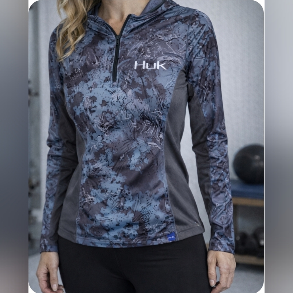 Huk Women's Blue Gray Camo Performance Hoodie
